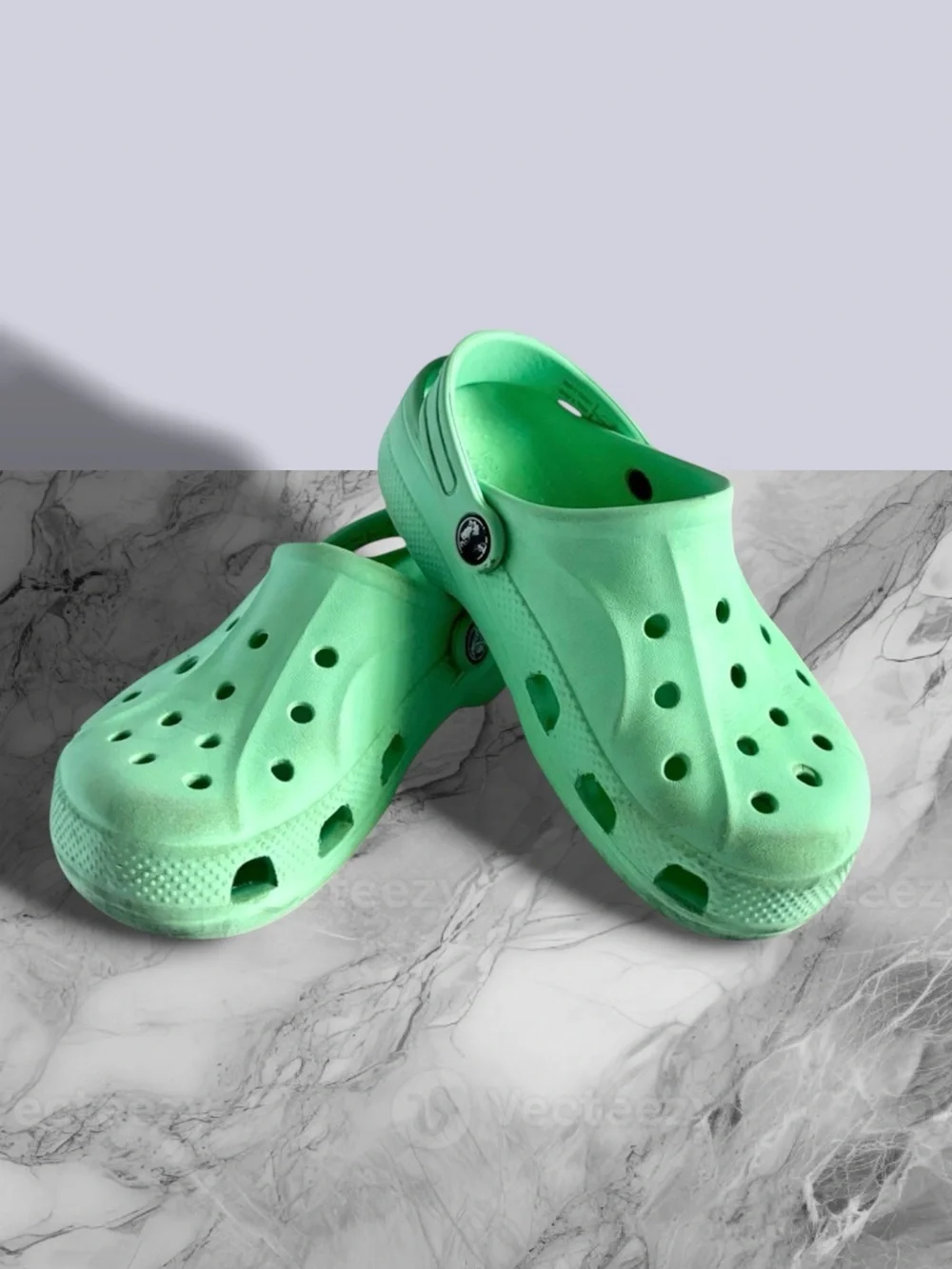 Crocs Classic Clog Mint Green Youth J2 Good Used Condition 🐊